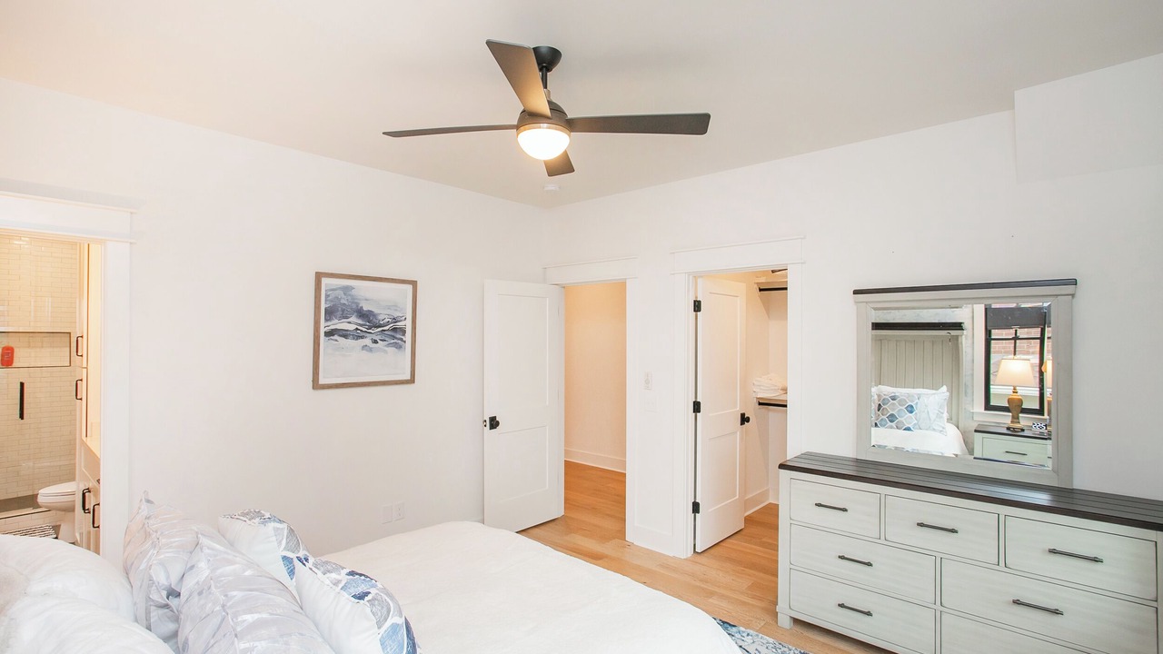 Photo of Bedroom in Historic Edgefield