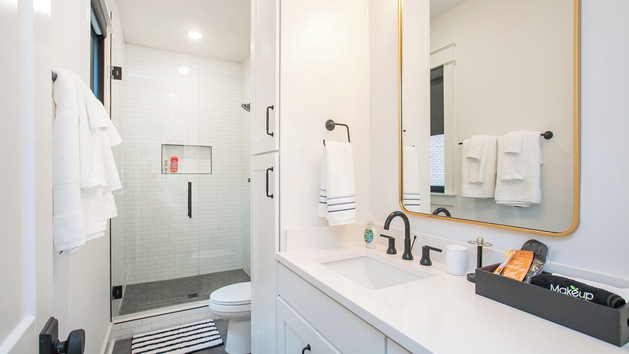 Photo of Bathroom in Historic Edgefield