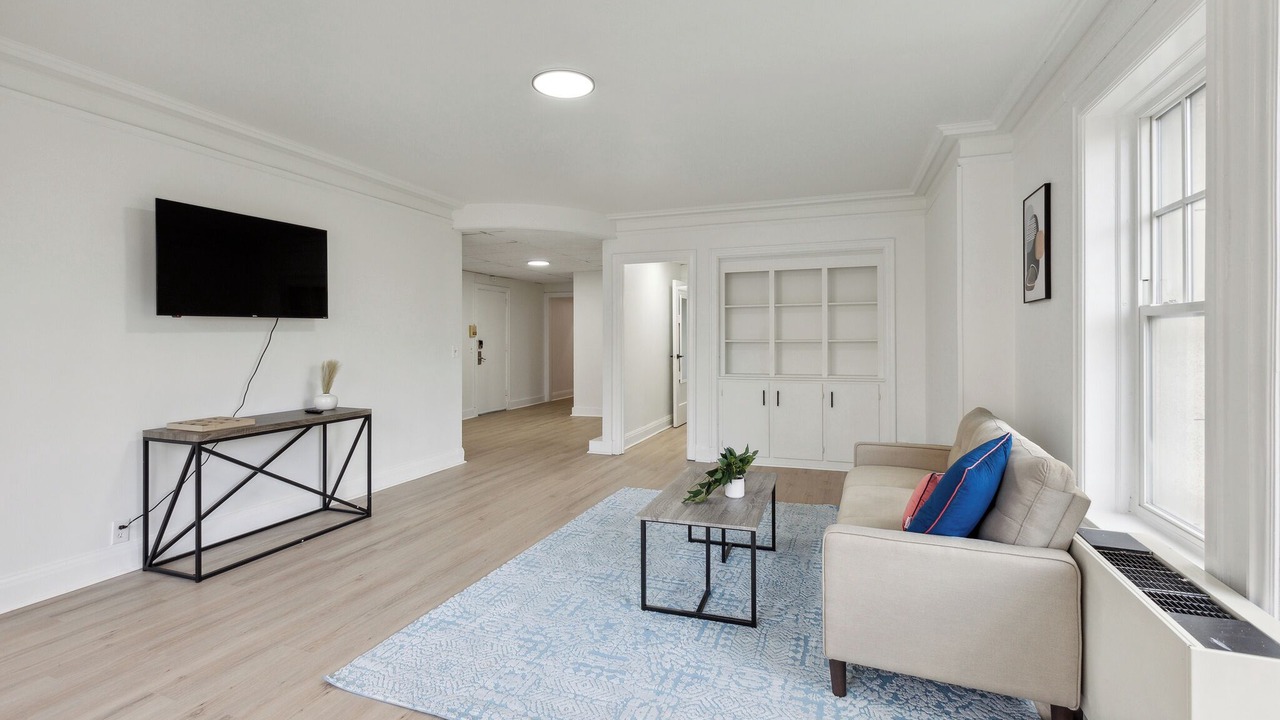 Photo of Livingroom in Central Business District