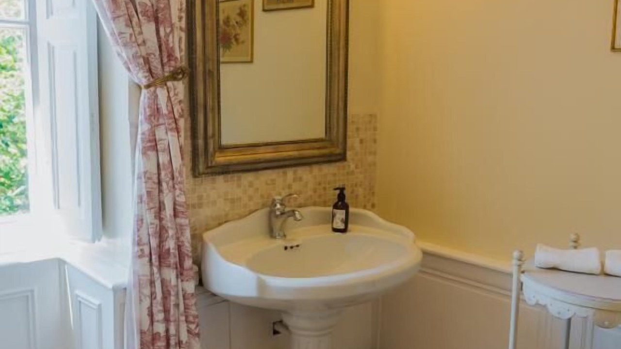 Photo of Bathroom in Saint-Sulpice-et-Cameyrac