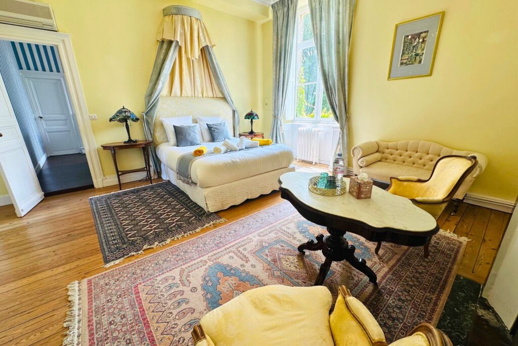 Photo of Livingroom in Saint-Sulpice-et-Cameyrac