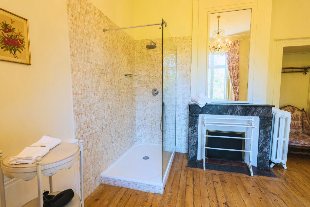 Photo of Bathroom in Saint-Sulpice-et-Cameyrac