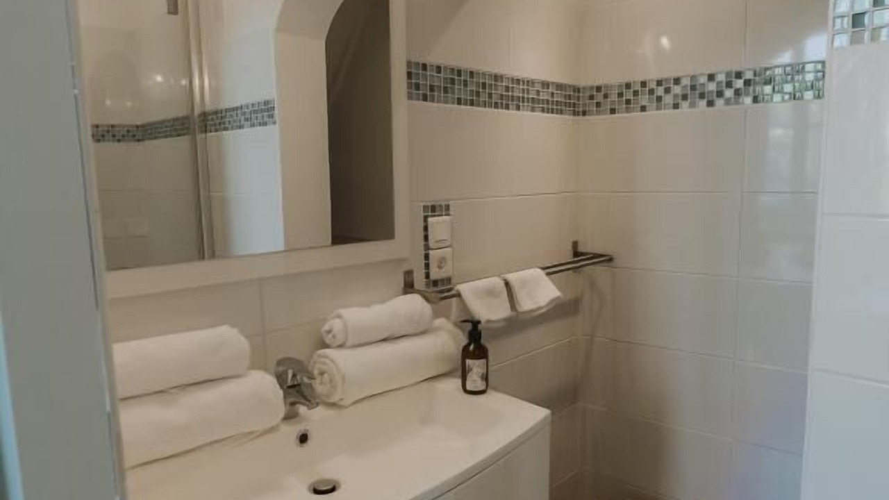 Photo of Bathroom in Saint-Sulpice-et-Cameyrac