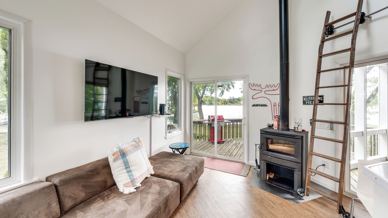 Photo of Livingroom in Fox Lake