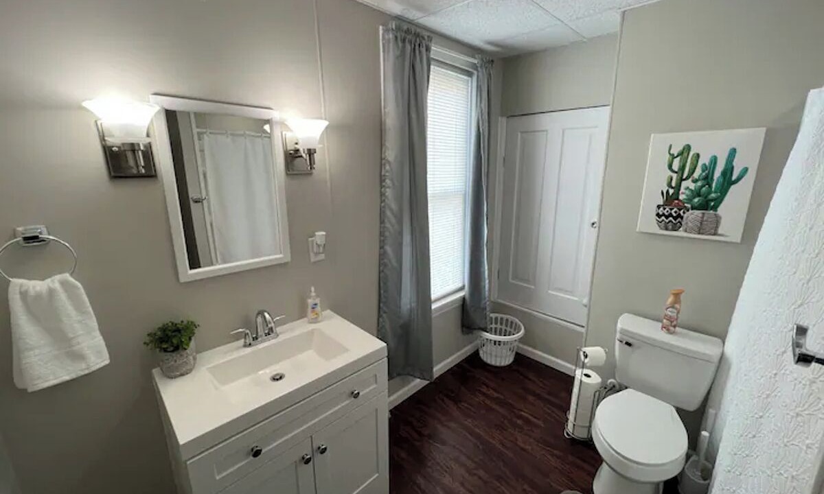 Photo of Bathroom in Leith-Hatfield