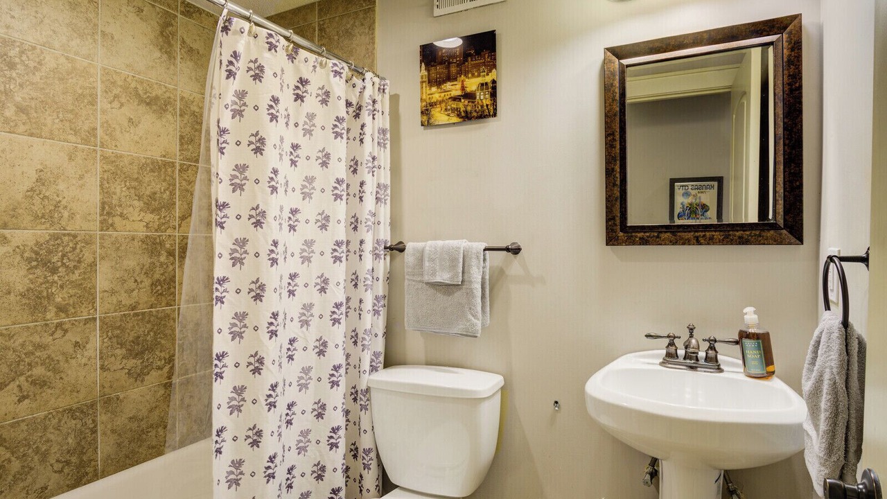 Photo of Bathroom in West Plaza