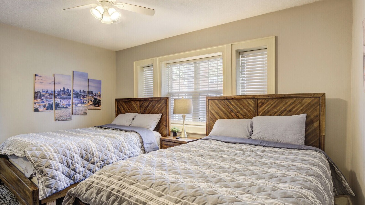 Photo of Bedroom in West Plaza