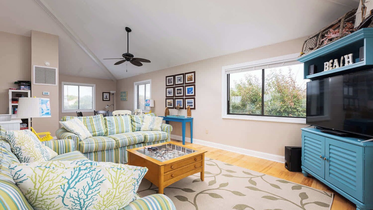 Photo of Livingroom in Whalehead Beach
