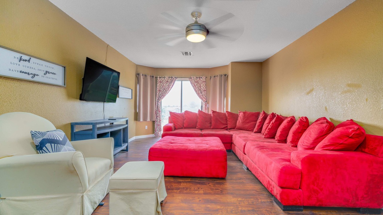 Photo of Livingroom in Coldwater Springs