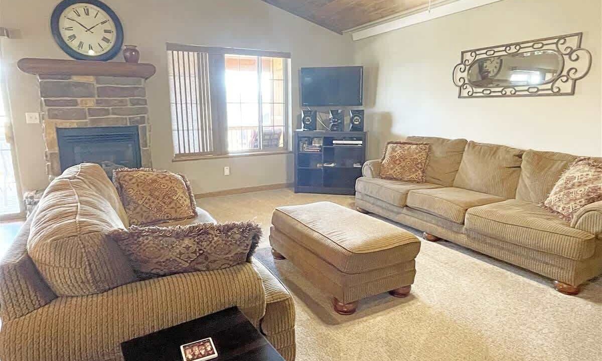 Photo of Livingroom in Hill City