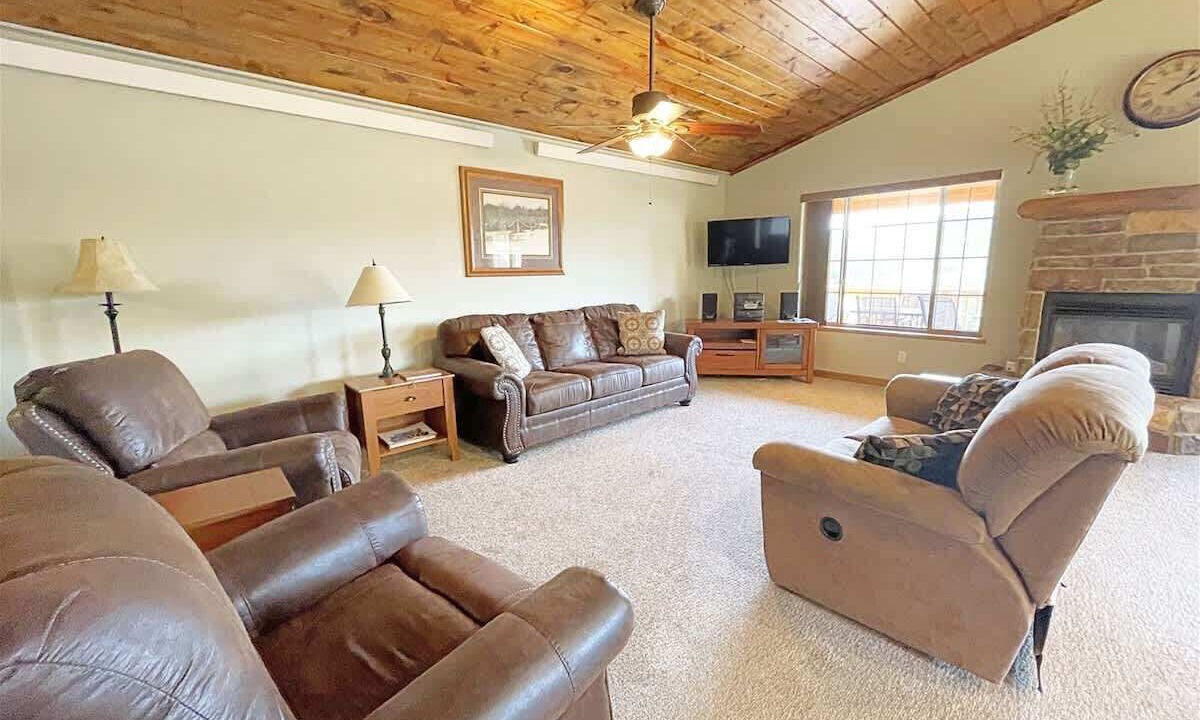 Photo of Livingroom in Hill City