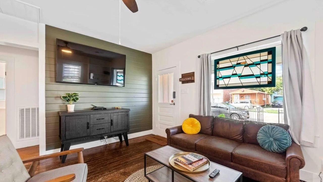 Photo of Livingroom in Freetown - Port Rico