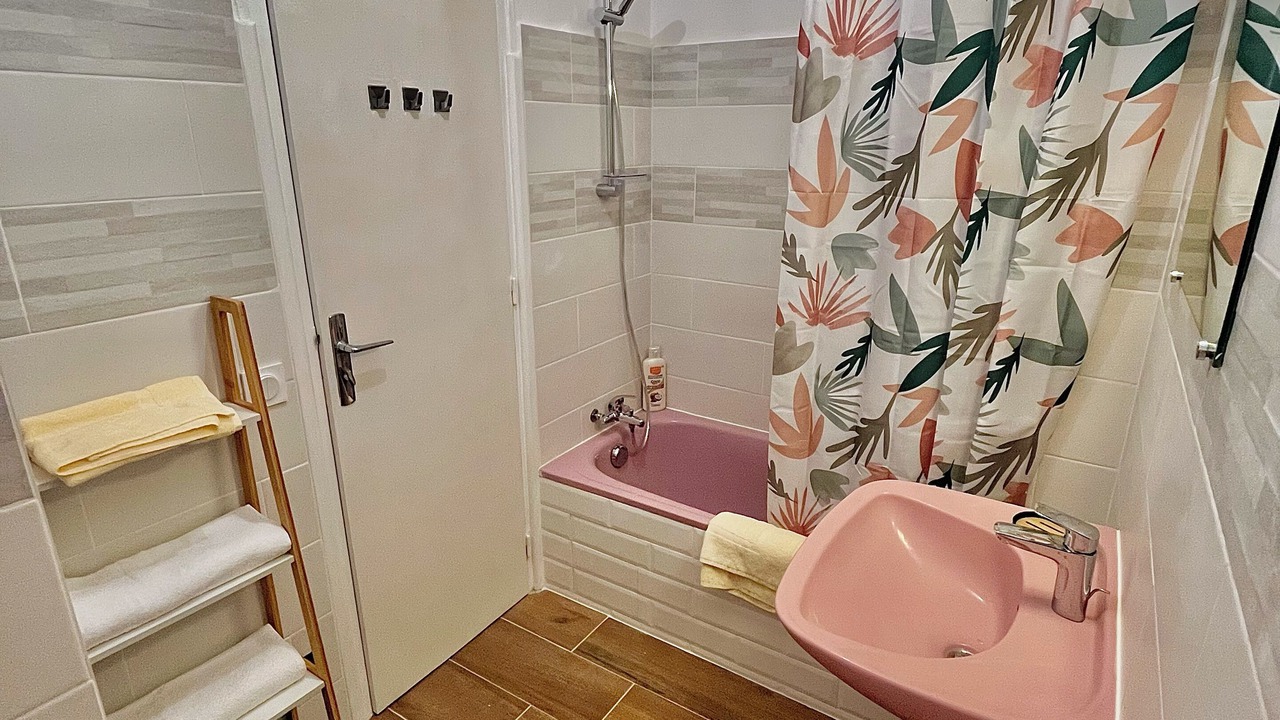Photo of Bathroom in Bas-Vernet