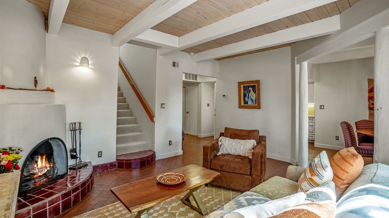 Photo of Livingroom in Northeast Santa Fe