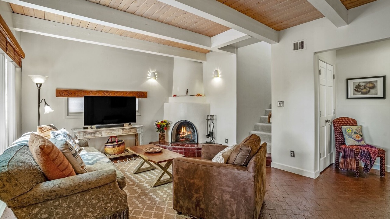 Photo of Livingroom in Northeast Santa Fe