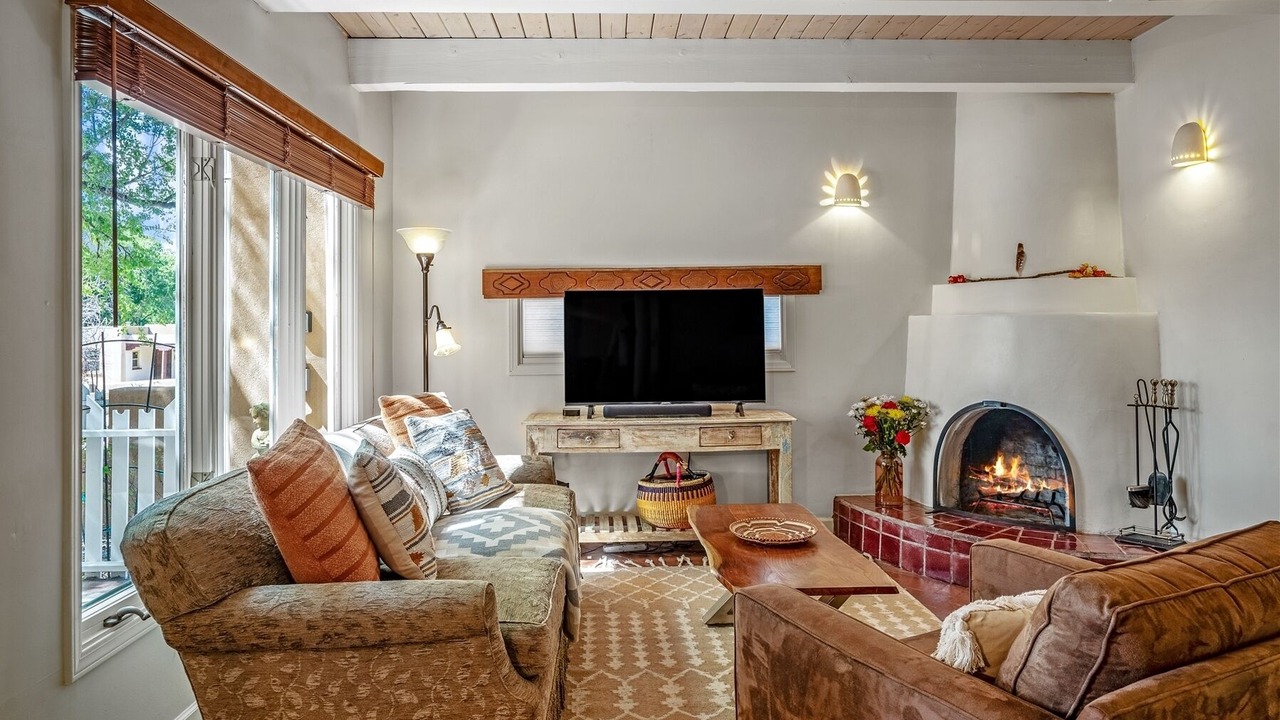 Photo of Livingroom in Northeast Santa Fe