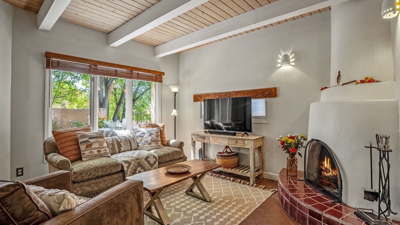 Photo of Livingroom in Northeast Santa Fe