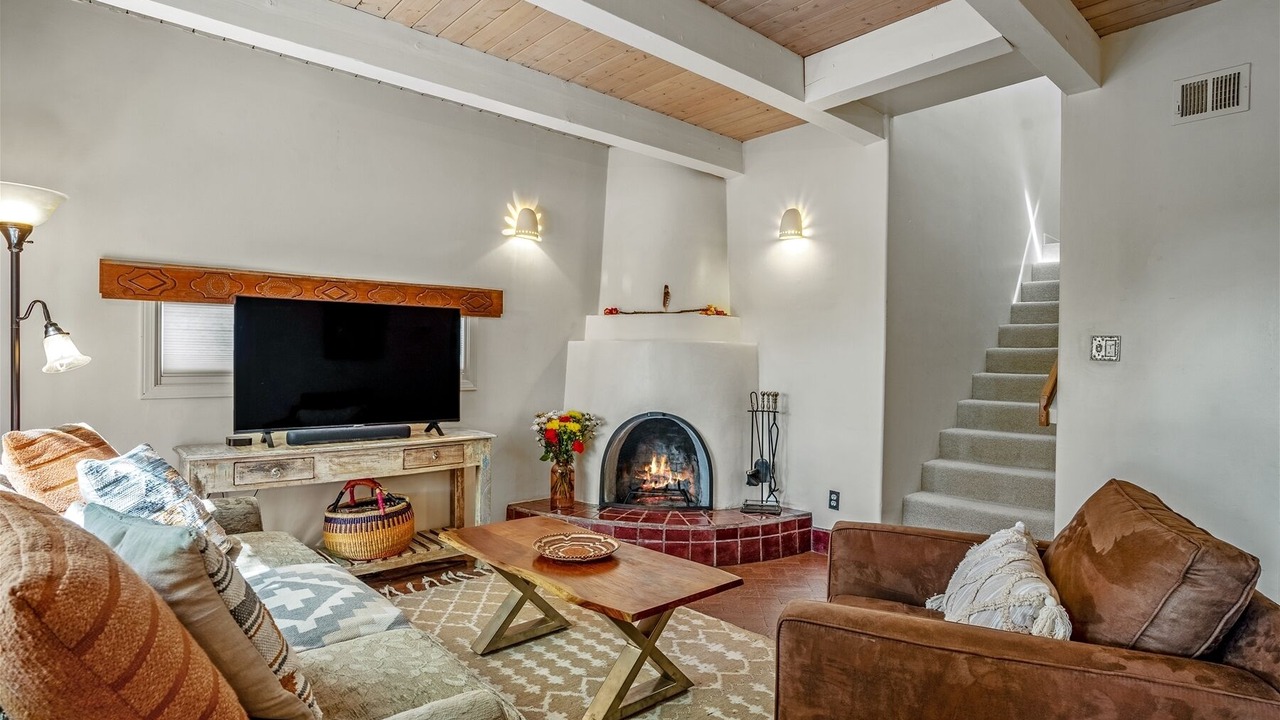 Photo of Livingroom in Northeast Santa Fe