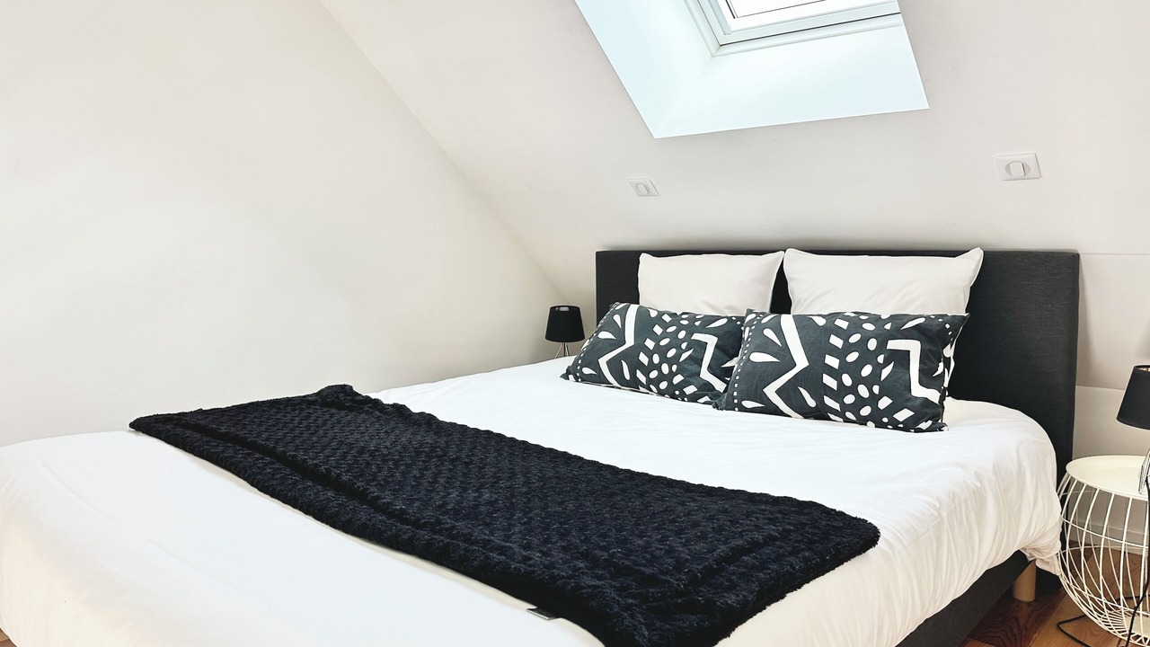 Photo of Bedroom in Miroir - Batignolles