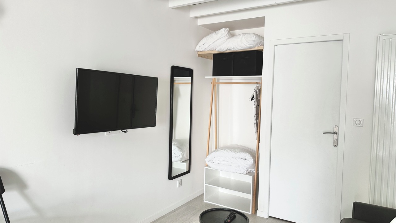 Photo of Livingroom in Miroir - Batignolles