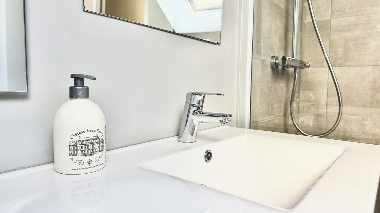 Photo of Bathroom in Miroir - Batignolles