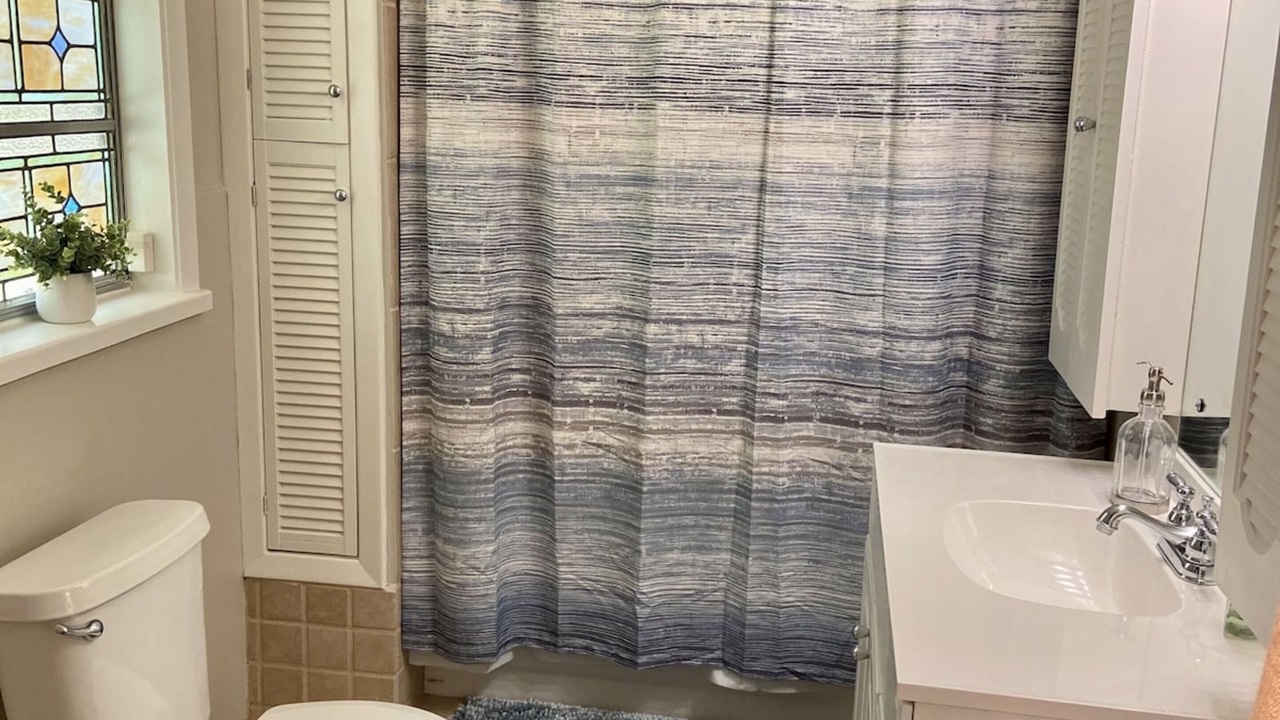 Photo of Bathroom in Pangburn