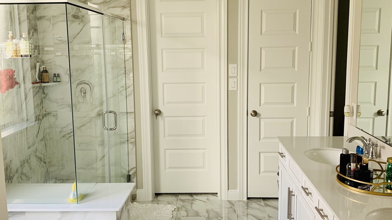 Photo of Bathroom in Clodine