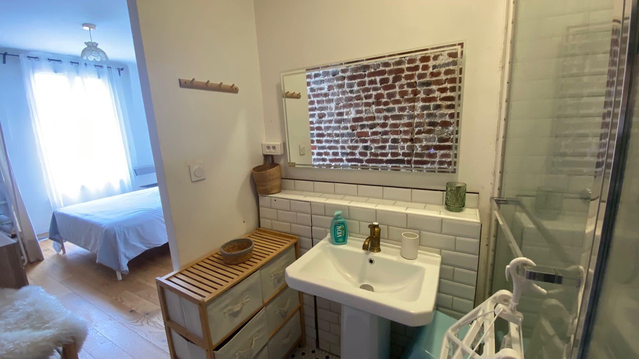 Photo of Bedroom in Clichy