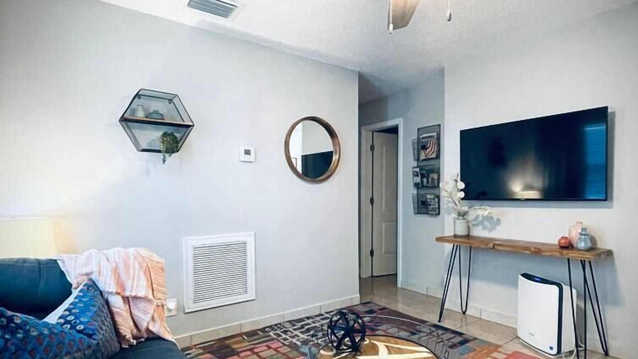 Photo of Livingroom in Harbordale