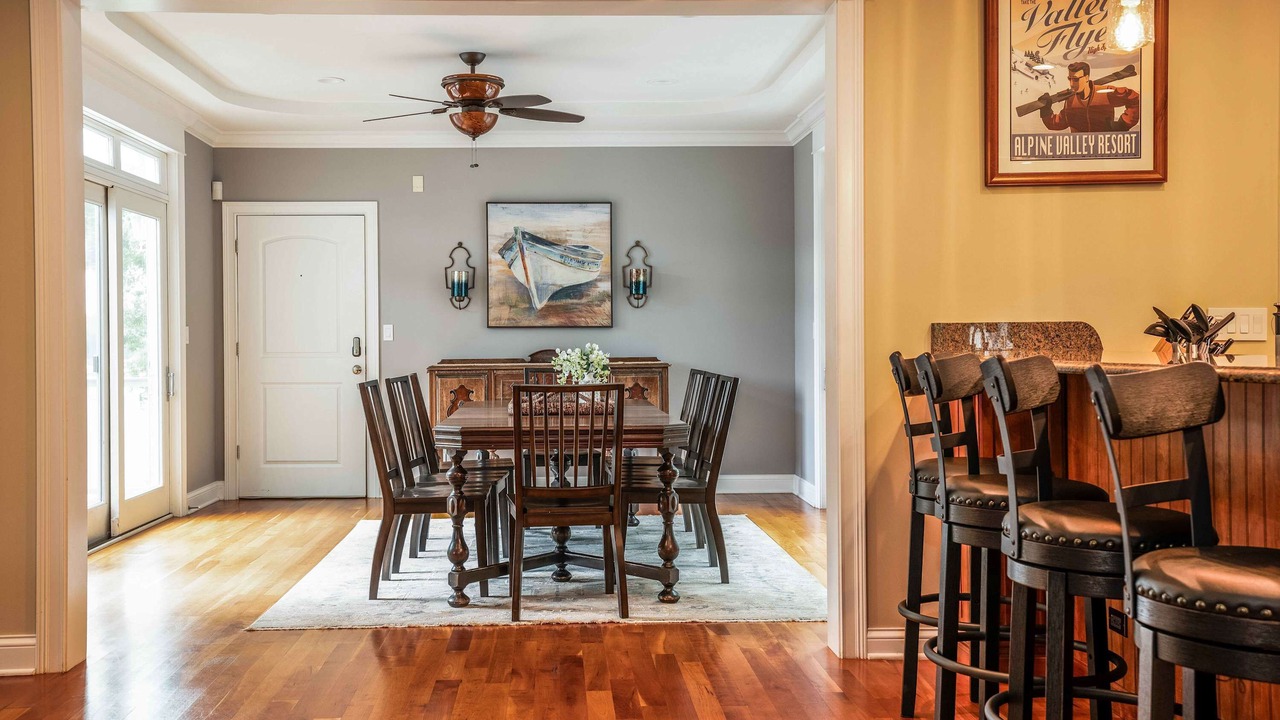 Photo of Livingroom in Delavan Lake