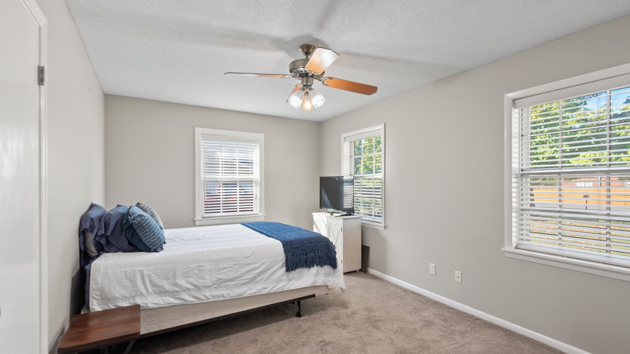 Photo of Bedroom in Albertville