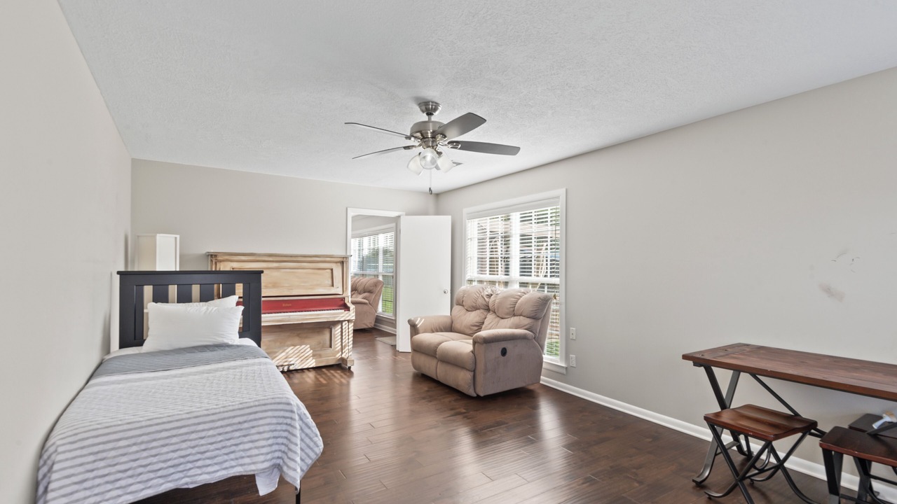 Photo of Bedroom in Albertville