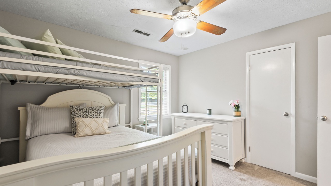 Photo of Bedroom in Albertville