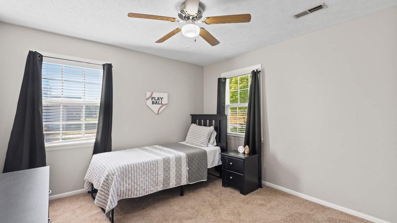 Photo of Bedroom in Albertville