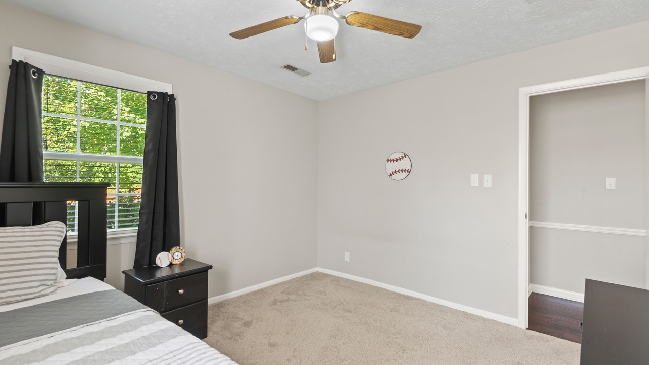 Photo of Bedroom in Albertville