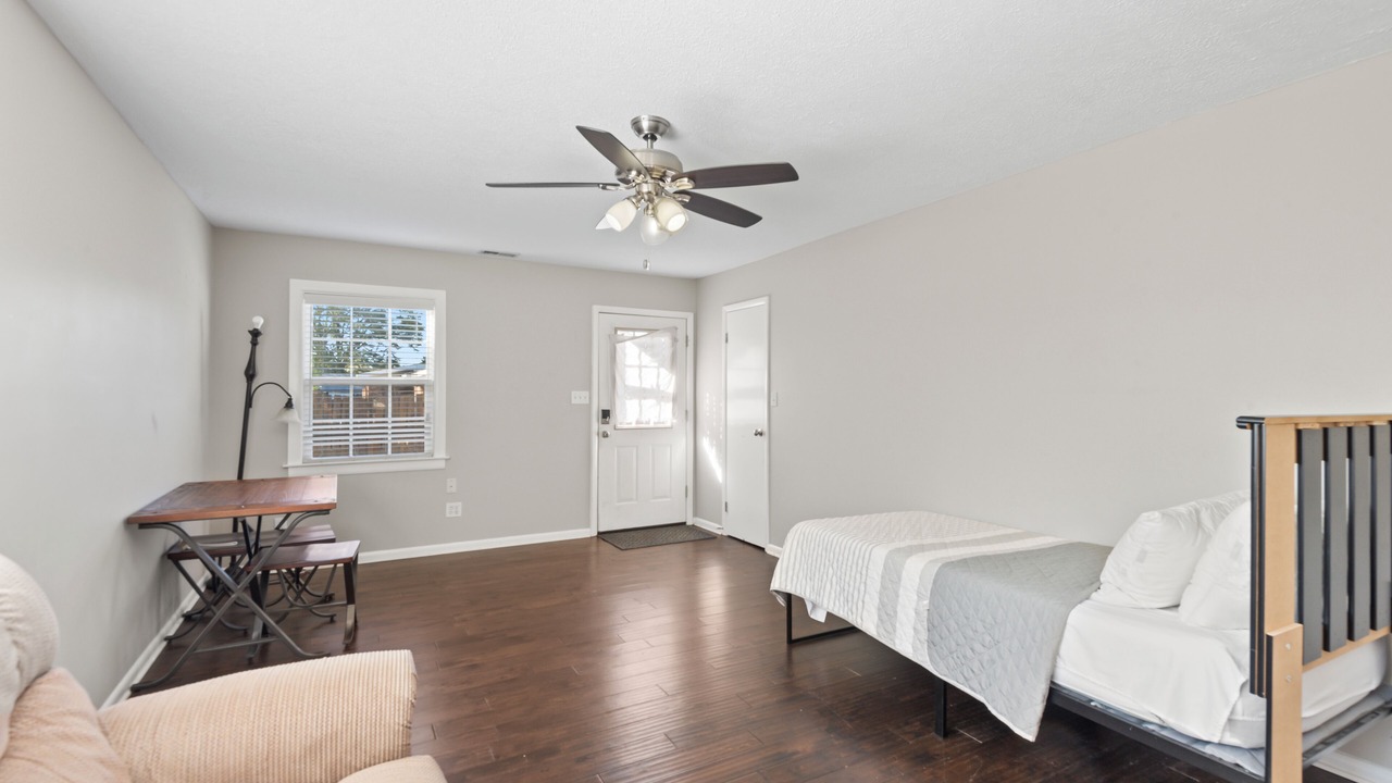 Photo of Bedroom in Albertville