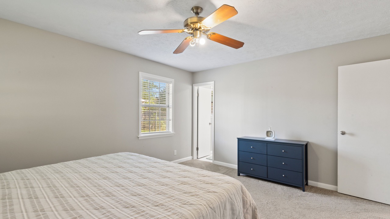 Photo of Bedroom in Albertville