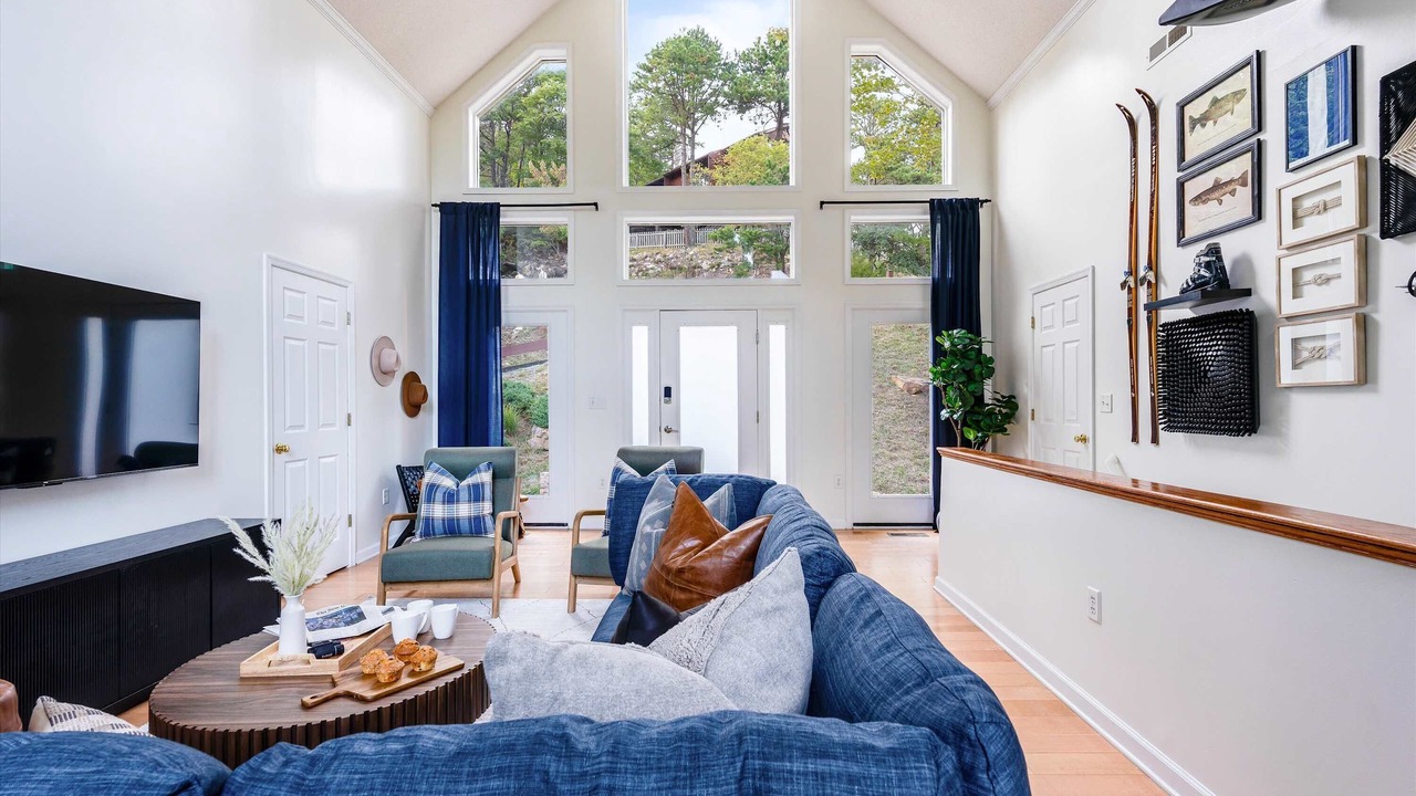 Photo of Livingroom in McGaheysville