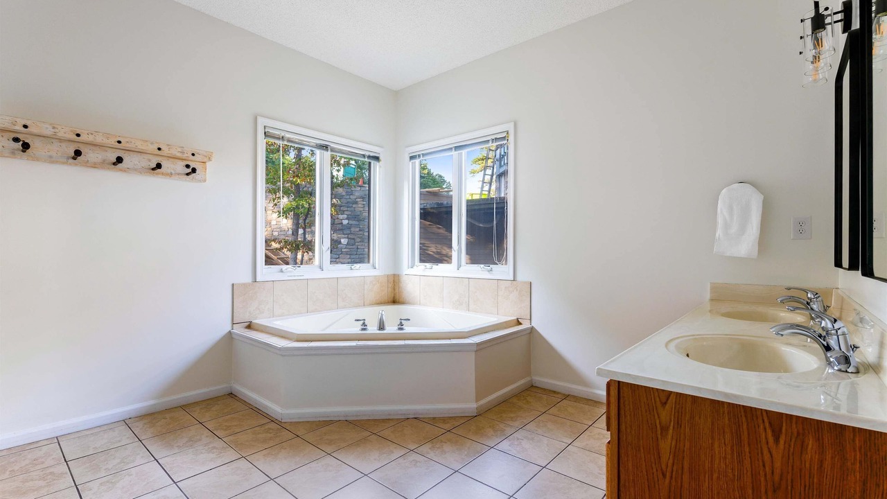 Photo of Bathroom in McGaheysville
