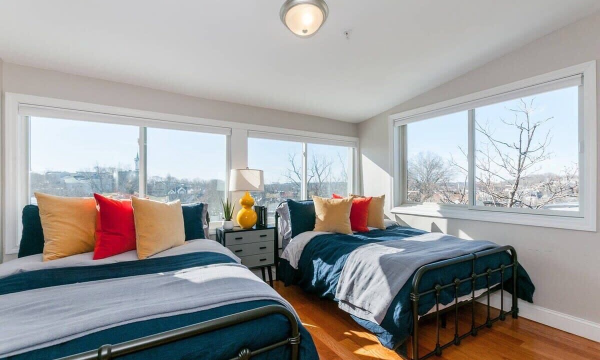 Photo of Others in Highland Park