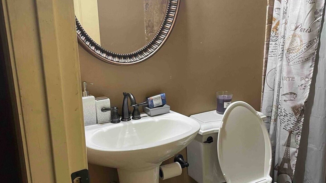 Photo of Bathroom in Blytheville