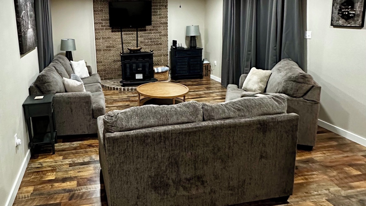 Photo of Livingroom in Leesville