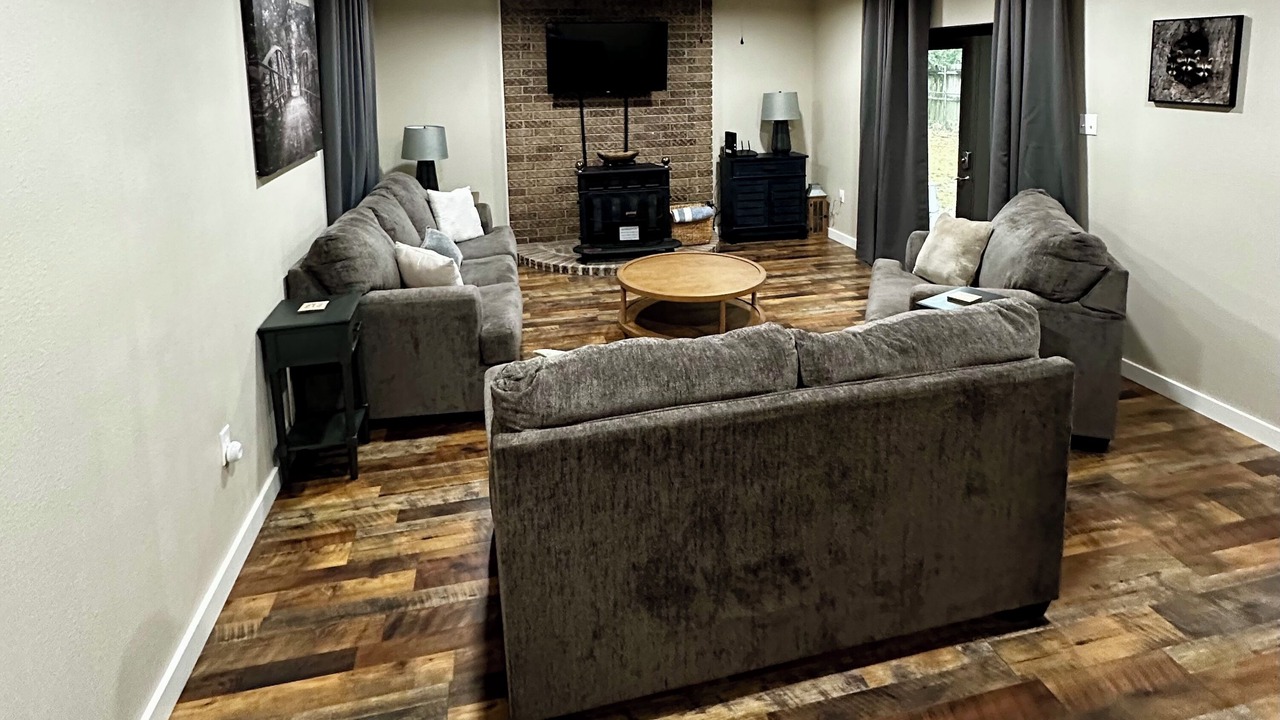Photo of Livingroom in Leesville
