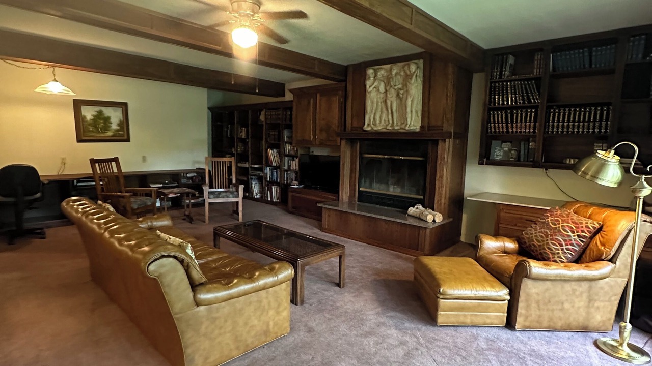 Photo of Livingroom in Holcomb