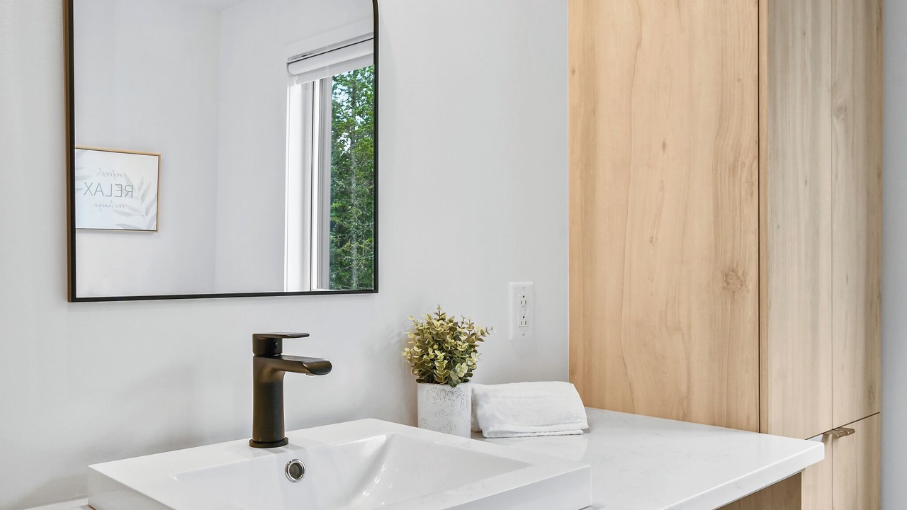 Photo of Bathroom in Lac-Swell