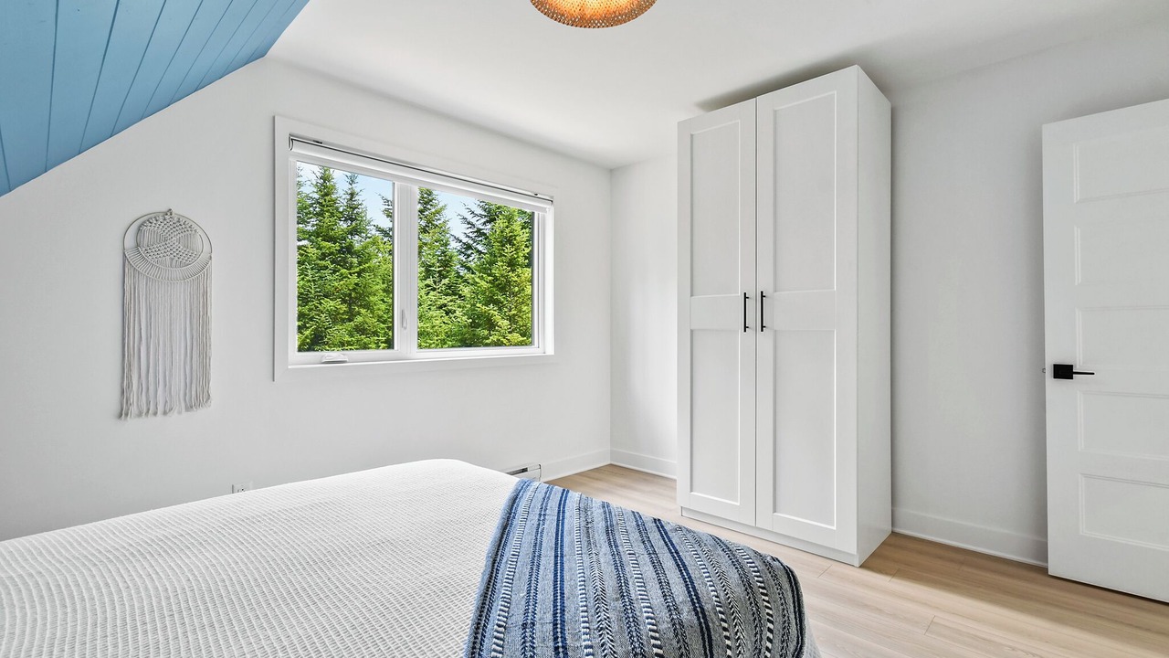 Photo of Bedroom in Lac-Swell