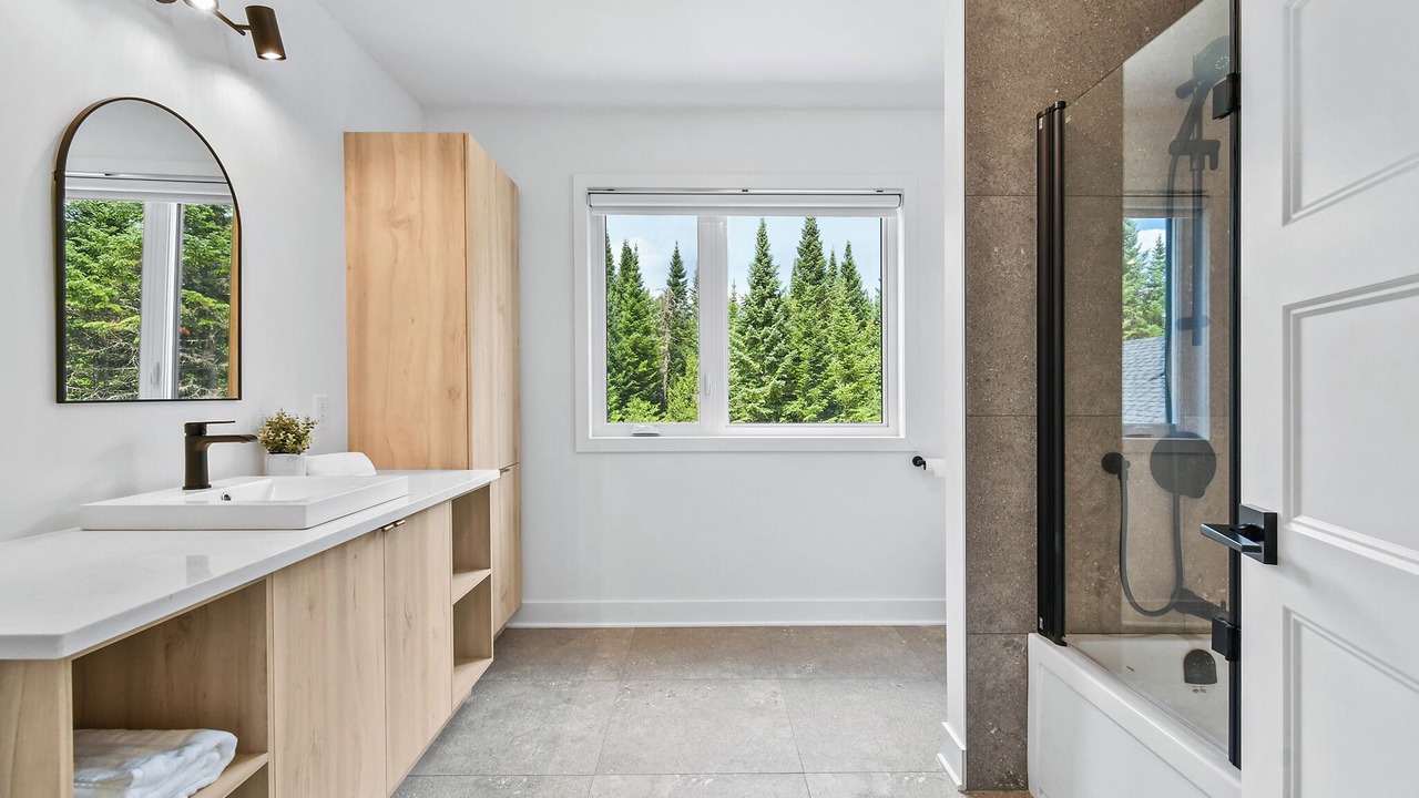 Photo of Bathroom in Lac-Swell
