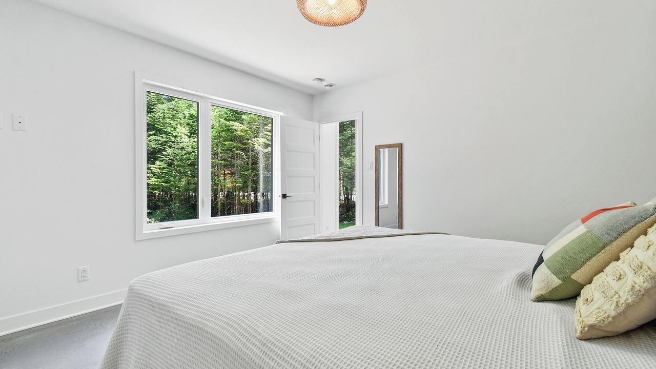Photo of Bedroom in Lac-Swell