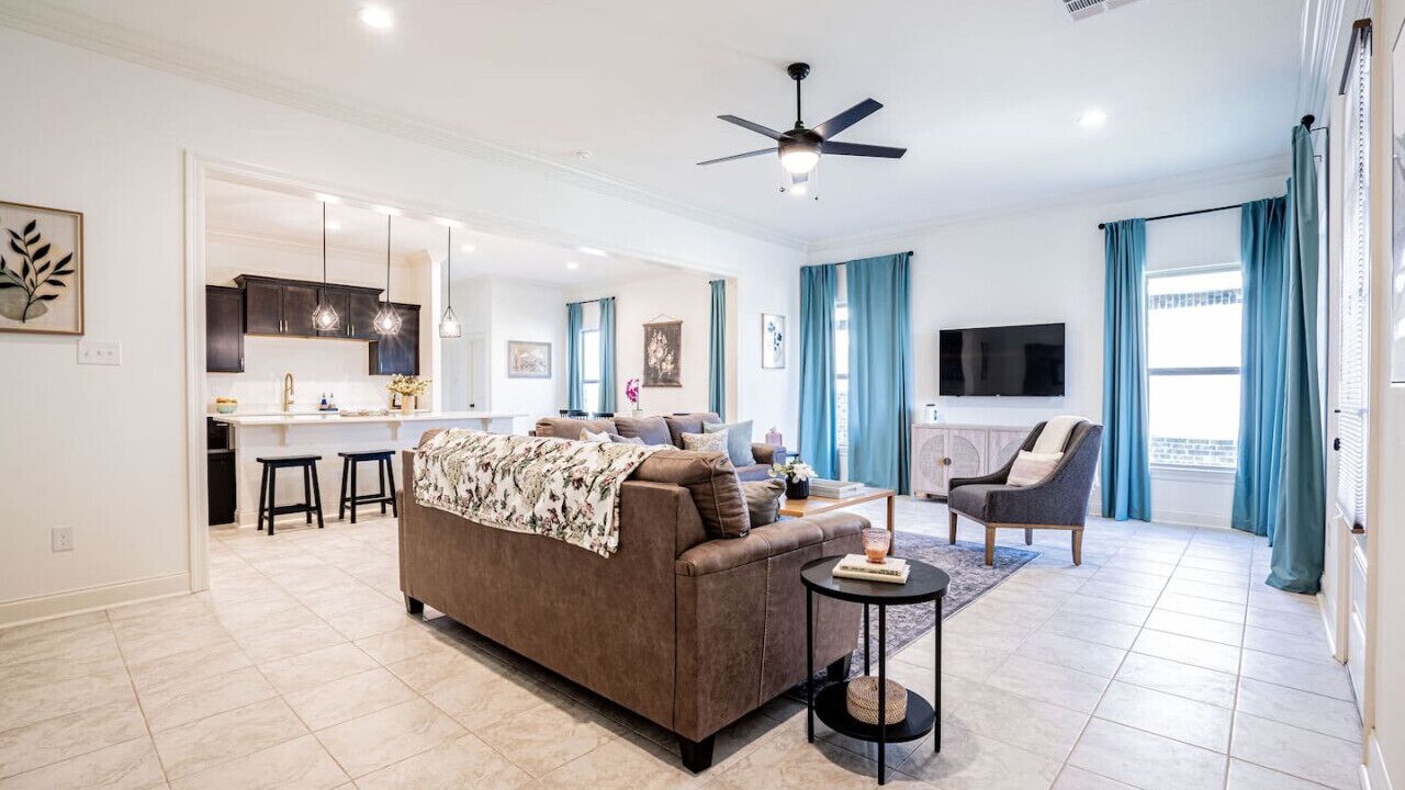 Photo of Livingroom in Milton