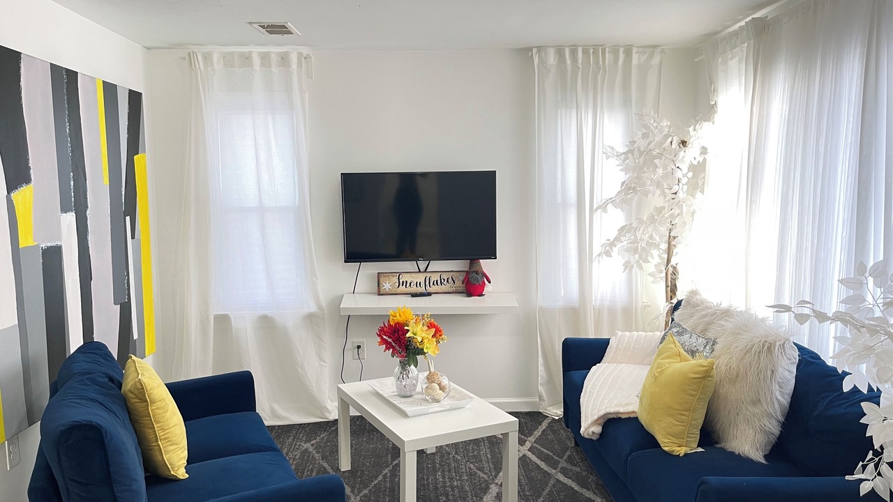 Photo of Livingroom in Redford